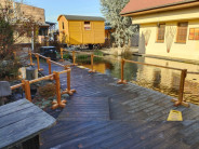 Jednoduché zábradlí v areálu naší firmy