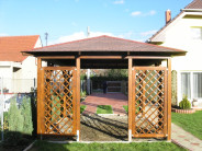 Pergola s mřížemi